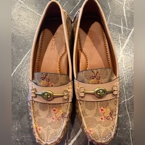 Coach shoes size 8.5 b